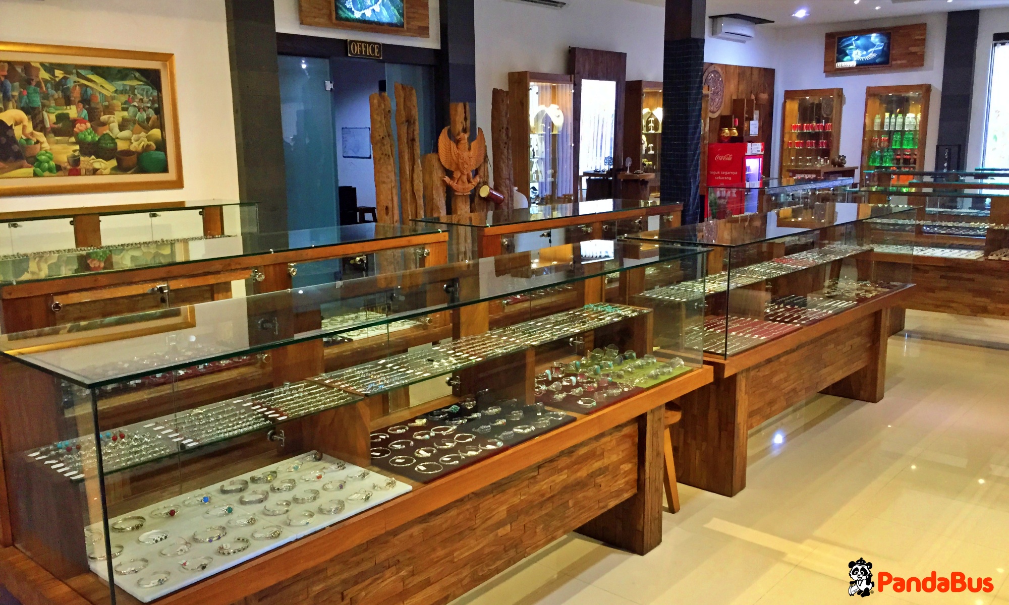 銀細工の村で伝統工芸を見学